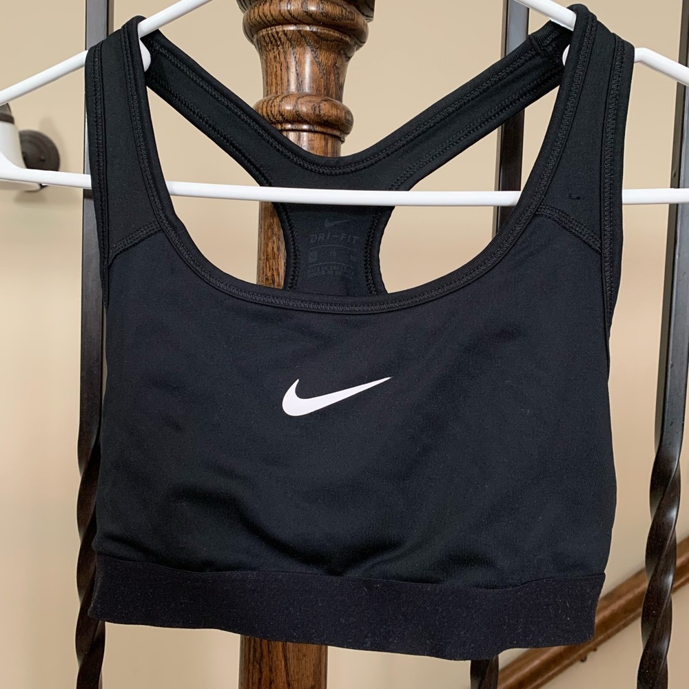 Nike black kid sports bra